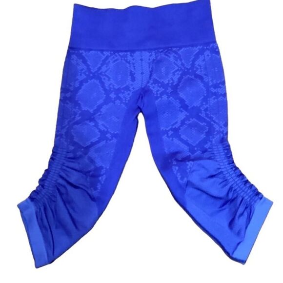Lululemon In The Flow Crop II Sz 6 - Picture 4 of 14
